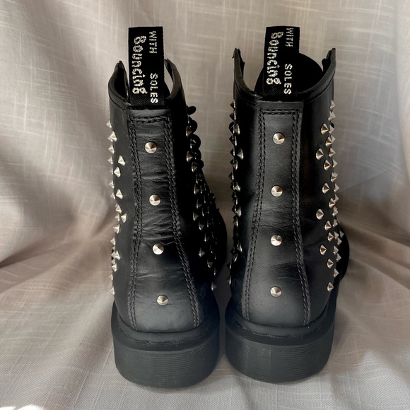 Dr. Martens 1460 STUD WANAMA LEATHER LACE UP BOOTS - Picture 2 of 6